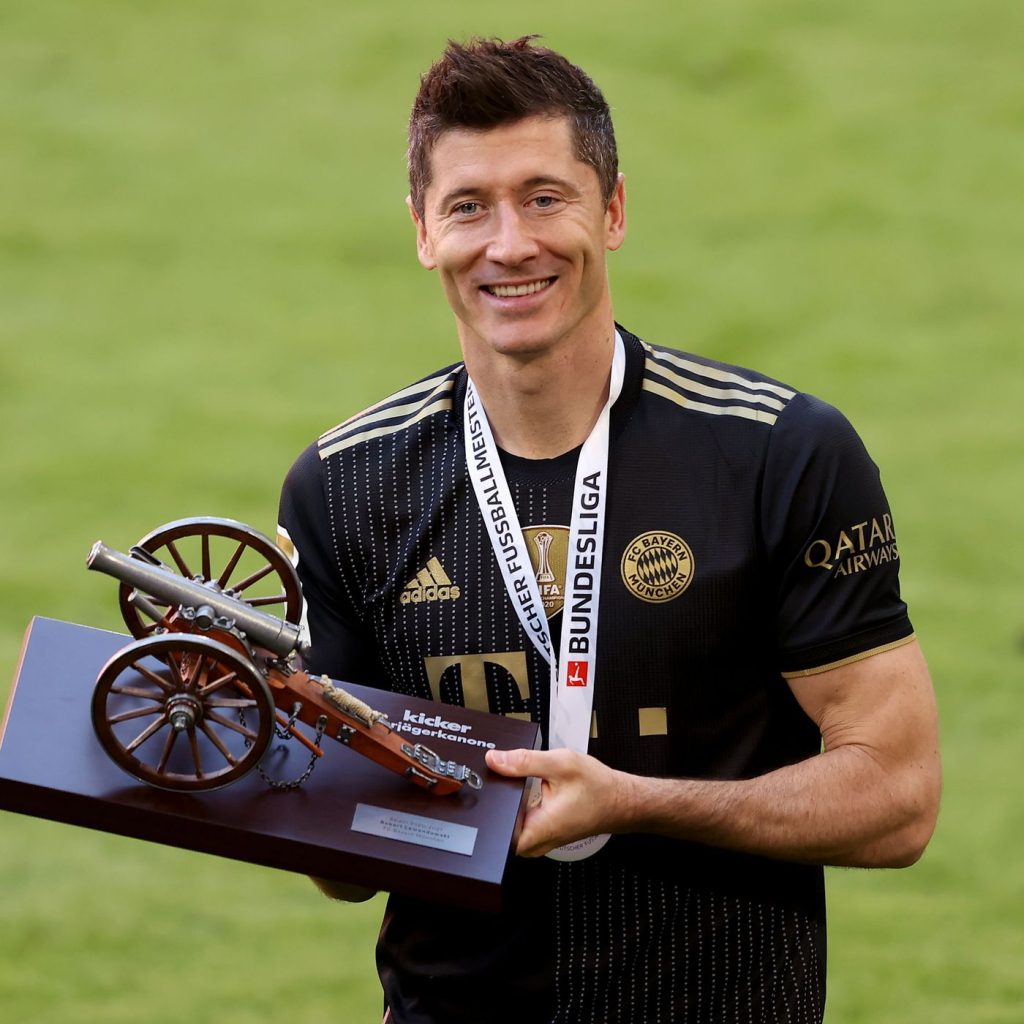 Lewandowski là chủ nhân chiếc giày vàng Châu Âu 2022 Lewandowski là chủ nhân chiếc giày vàng Châu Âu 2022