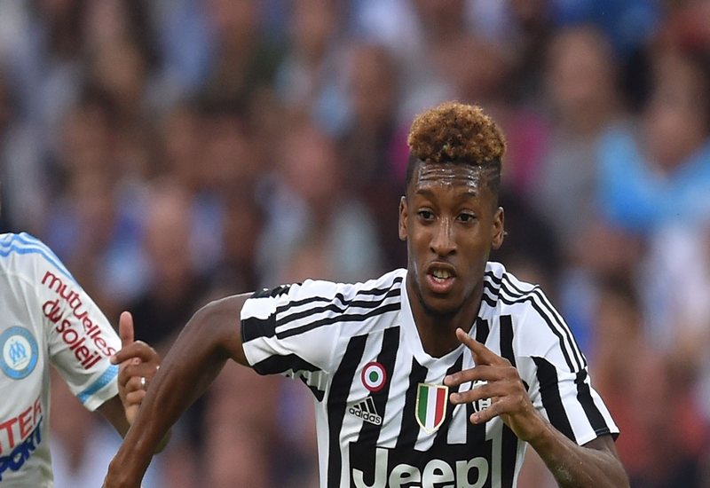 Kingsley Coman là một cầu thủ bóng đá chuyên nghiệp người Pháp Kingsley Coman là một cầu thủ bóng đá chuyên nghiệp người Pháp