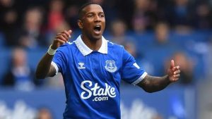 Cầu thủ Ashley Young - Tưởng trẻ nhưng lại là cây trường sinh tại nước Anh